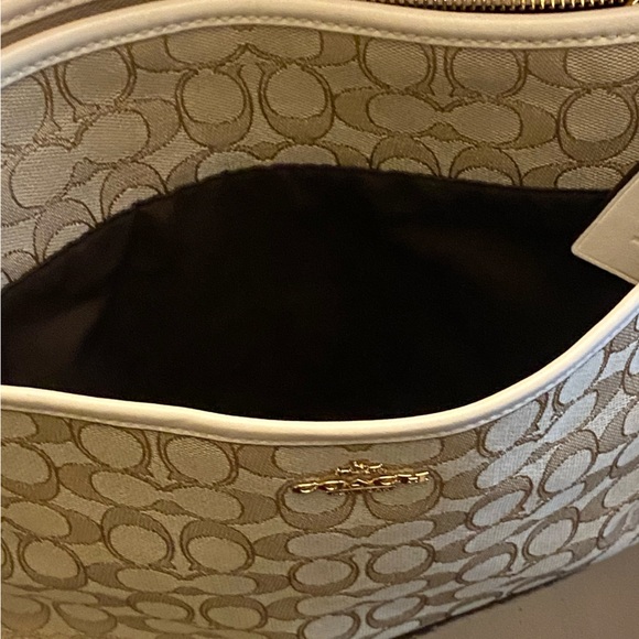 Signature Jacquard Crossbody Khaki - Picture 9 of 16